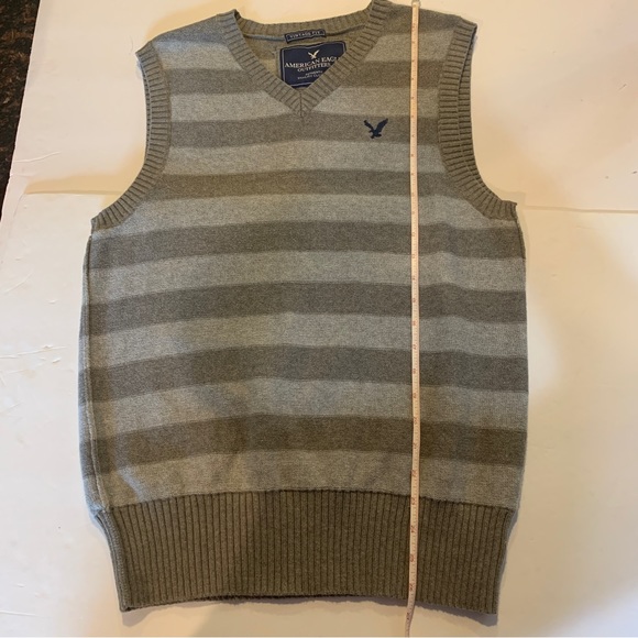 Grey Striped Sweater Vest  By American Eagle Outfitters Men’s Size M - Picture 11 of 15